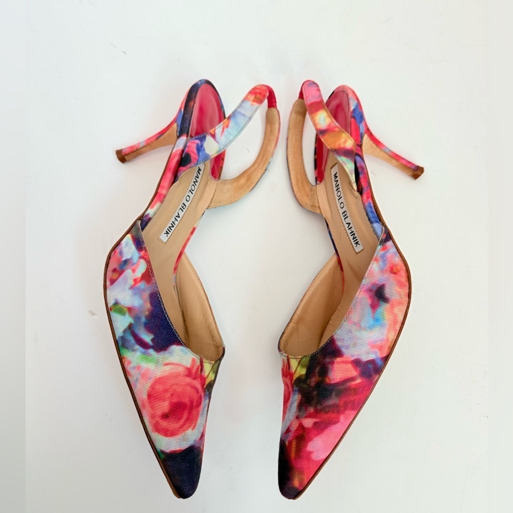 Manolo Blahnik Pink Red Watercolor satin Floral Carolyne slingback pumps EU 37.5 - Picture 3 of 8